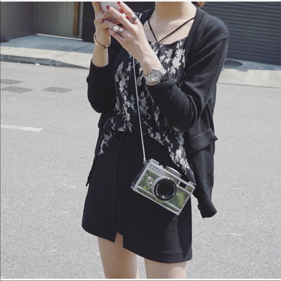 New Compact Handbag In The Shape Of A Camera - Picture 8 of 8